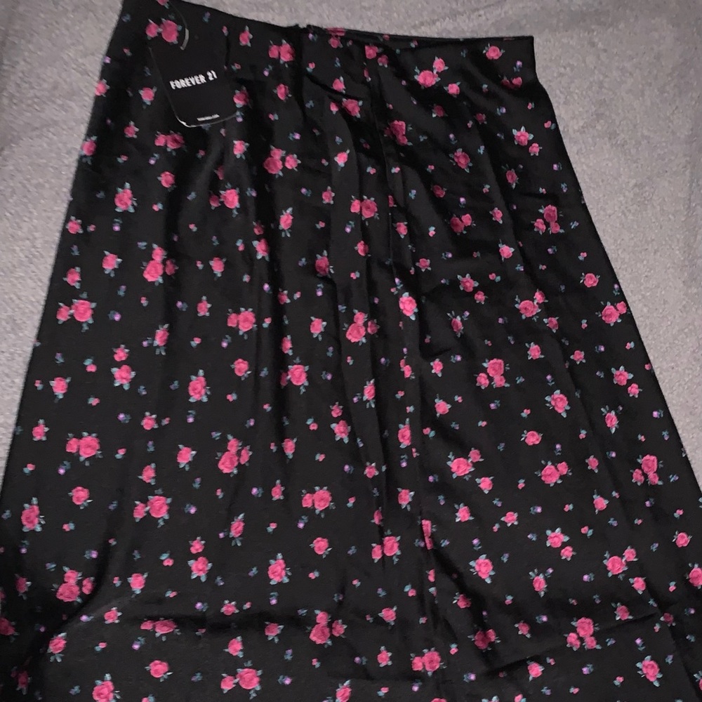 Forever 21  midi skirt 🌺